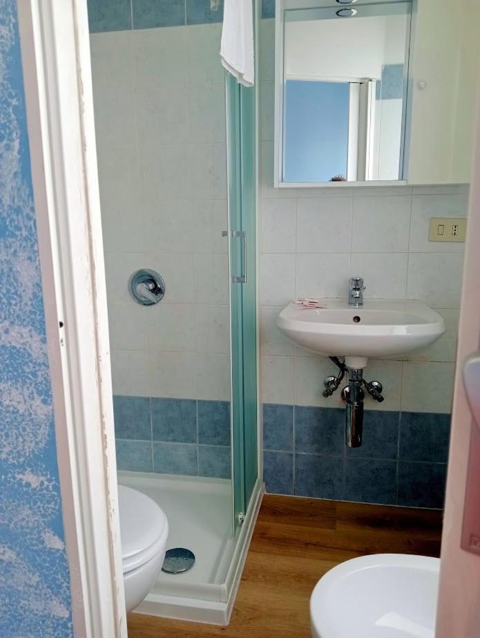 Albergo Belvedere Albissola Marina Bagian luar foto